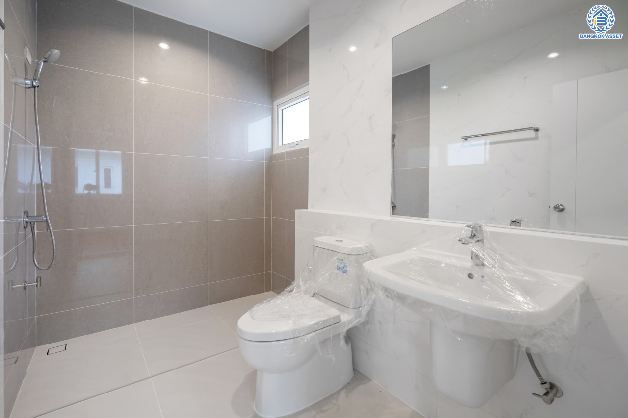 บ้านมือสองตกแต่งใหม่ ม.เพอร์เฟคเพลส1 ราชพฤกษ์ คุณภาพแบรนด์ Property Perfect เนื้อที่ 63.7 ตร.ว. บ้านเดี่ยวหลังใหญ่ ตอบโจทย์ทุกการอยู่อาศัย ฟังก์ชัน 3 ห้องนอน 3 ห้องน้ำ 2 ที่จอดรถ บนทำเลติดถนนราชพฤกษ์ ใกล้วงเวียนพระราม5 และรถไฟฟ้า "สถานีบางรักน้อยท่าอิฐ"